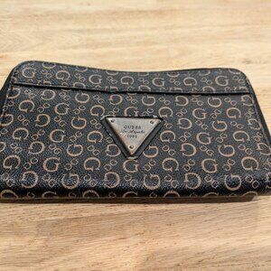 Guess Wristlet